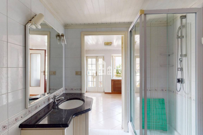 Half-duplex for sale in Lusigliè