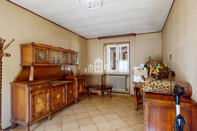 Half-duplex for sale in Lusigliè
