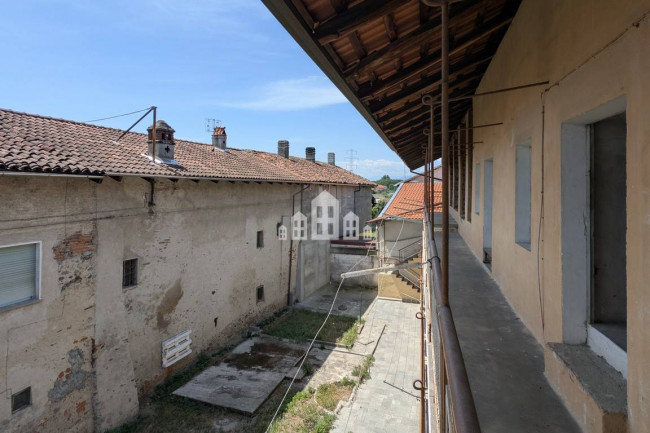 Half-duplex for sale in Lusigliè