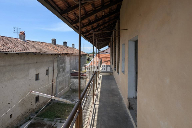 Half-duplex for sale in Lusigliè