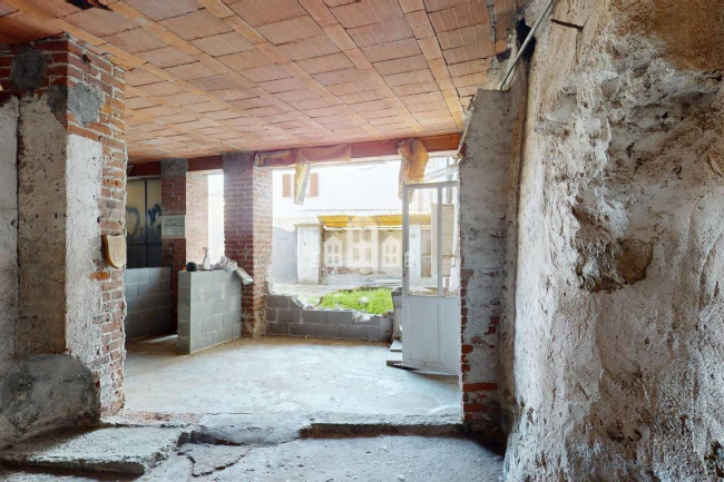 Half-duplex for sale in Lusigliè