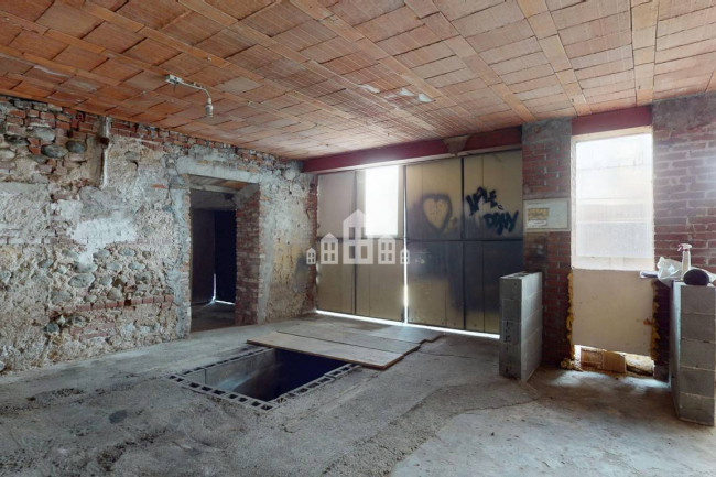 Half-duplex for sale in Lusigliè