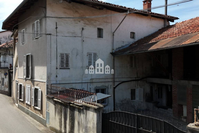 Half-duplex for sale in Lusigliè