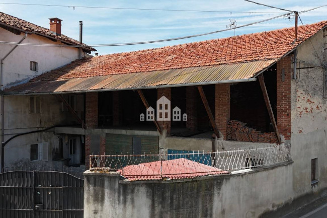 Half-duplex for sale in Lusigliè