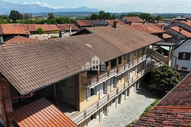 Half-duplex for sale in Lusigliè
