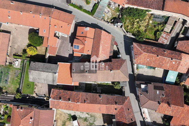 Half-duplex for sale in Lusigliè