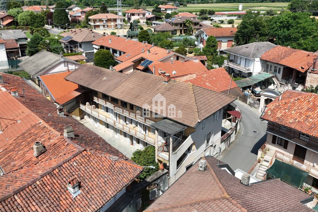 Half-duplex for sale in Lusigliè
