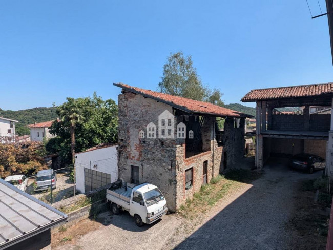 Casa semindipendente in vendita a Lessolo