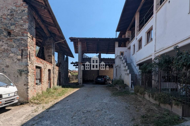 Casa semindipendente in vendita a Lessolo