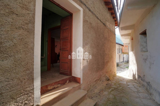 Casa semindipendente in vendita a Ronco Canavese