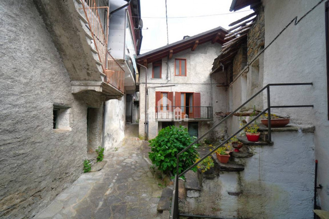 Casa semindipendente in vendita a Ronco Canavese