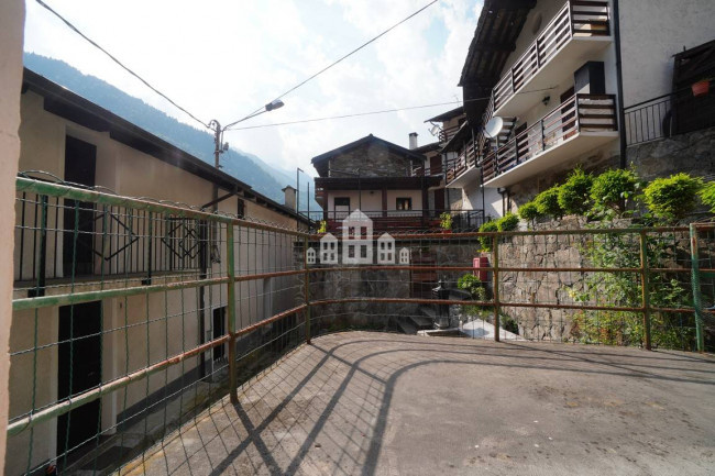 Casa semindipendente in vendita a Ronco Canavese