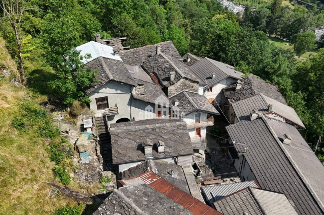 Casa semindipendente in vendita a Ronco Canavese
