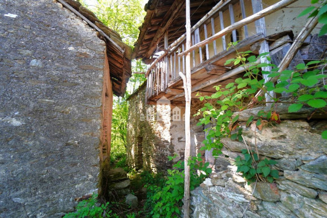 Rustico in vendita a Castelnuovo Nigra