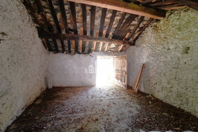 Rustico in vendita a Castelnuovo Nigra