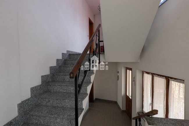 Casa semindipendente in vendita a Val di Chy