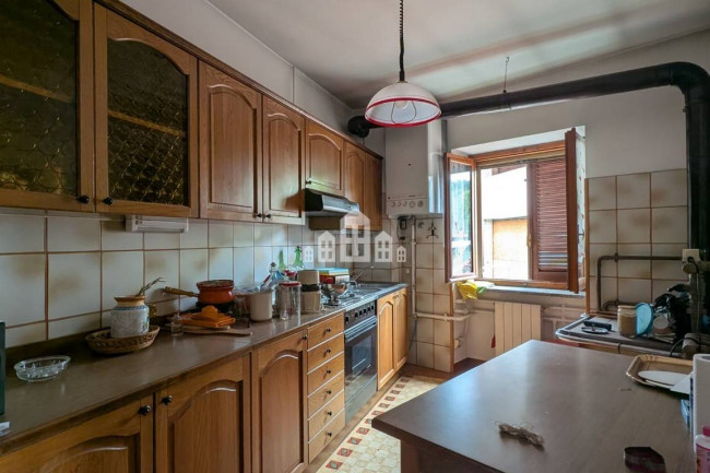 Casa semindipendente in vendita a Val di Chy