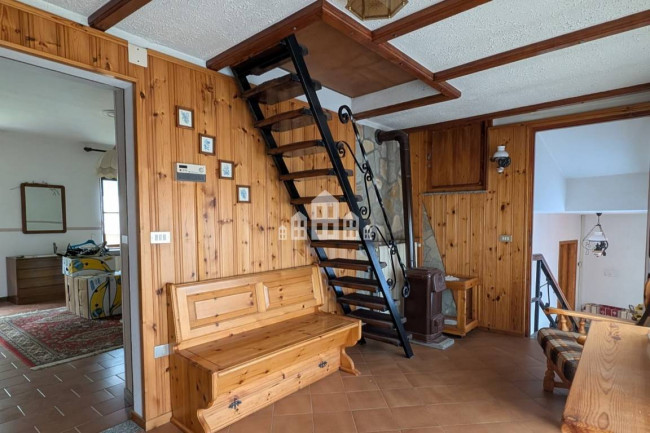 Casa semindipendente in vendita a Val di Chy