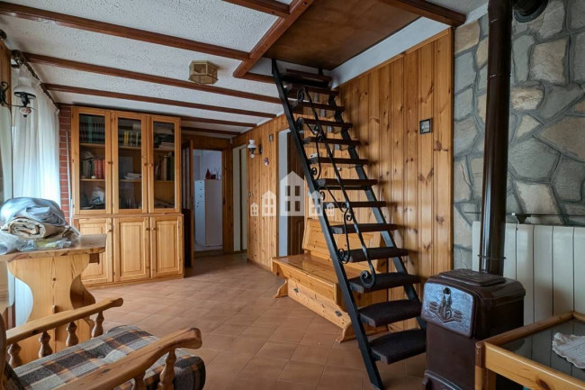 Casa semindipendente in vendita a Val di Chy