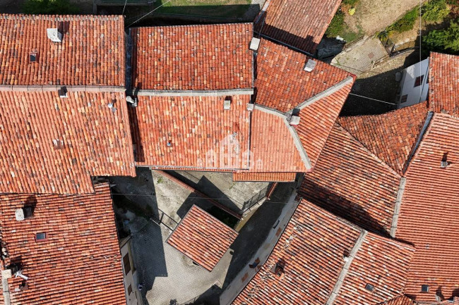 Casa semindipendente in vendita a Val di Chy