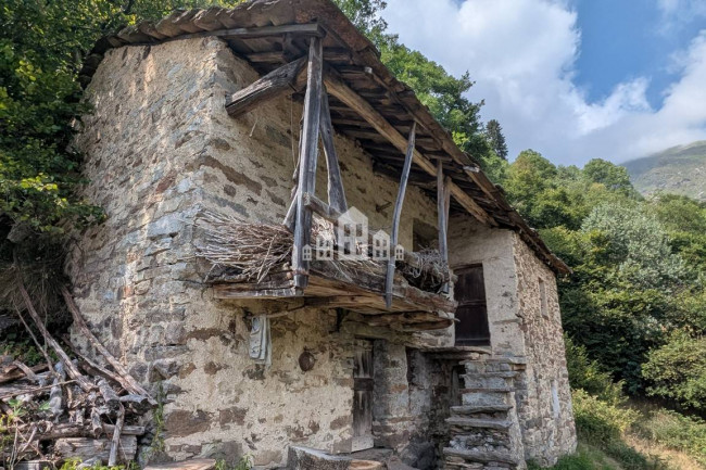 Rustico in vendita a Valchiusa