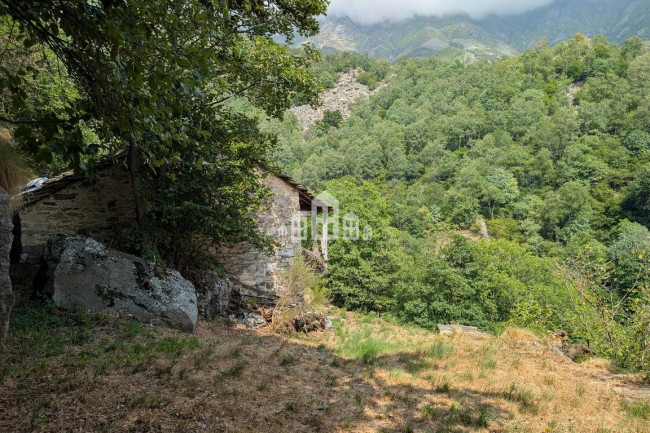 Rustico in vendita a Valchiusa