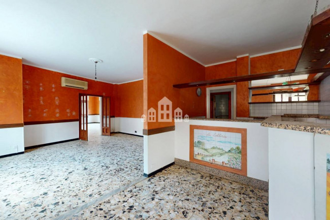 Locale commerciale in vendita a San Martino Canavese