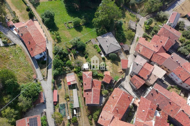 Casa semindipendente in vendita a Val di Chy