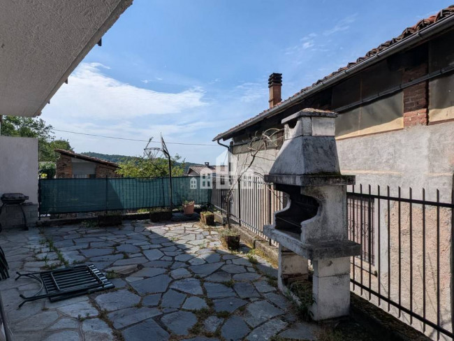 Casa semindipendente in vendita a Val di Chy