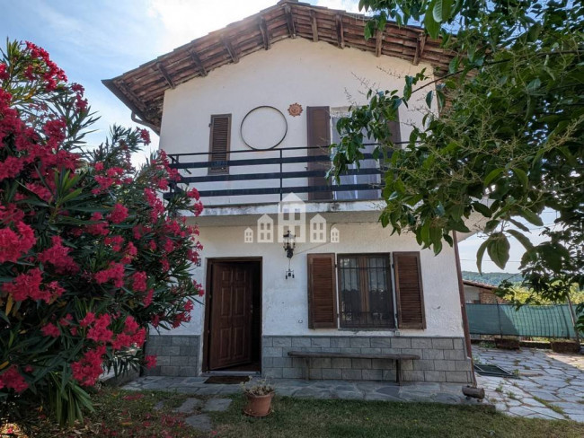Casa semindipendente in vendita a Val di Chy