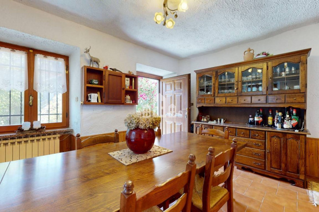 Casa semindipendente in vendita a Val di Chy