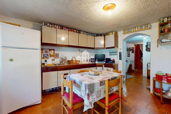 Casa semindipendente in vendita a Val di Chy
