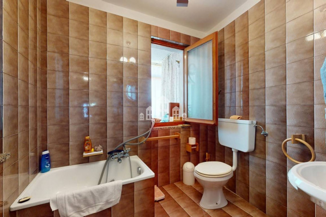 Casa semindipendente in vendita a Val di Chy