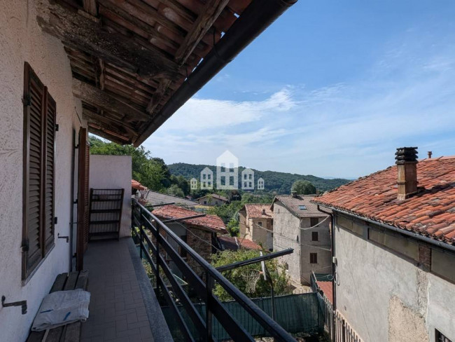 Casa semindipendente in vendita a Val di Chy