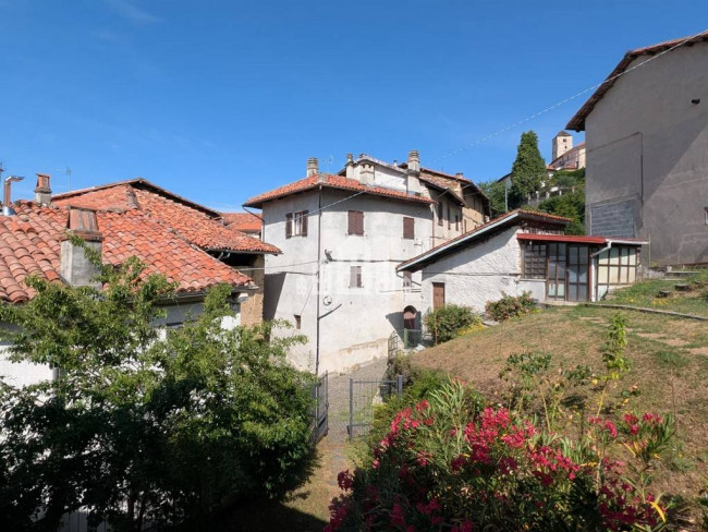 Casa semindipendente in vendita a Val di Chy