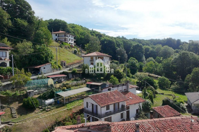 Casa semindipendente in vendita a Val di Chy