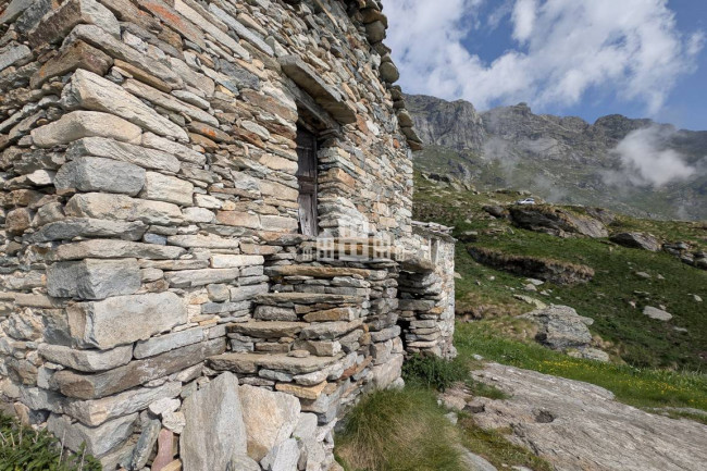 Rustico in vendita a Quincinetto