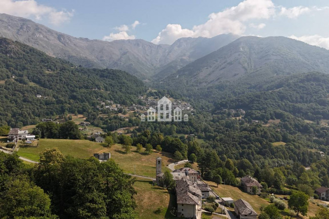 Casa semindipendente in vendita a Valchiusa