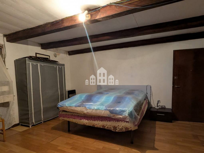 Casa semindipendente in vendita a Valchiusa