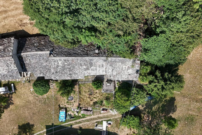 Casa semindipendente in vendita a Valchiusa