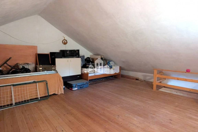 Casa semindipendente in vendita a Valchiusa
