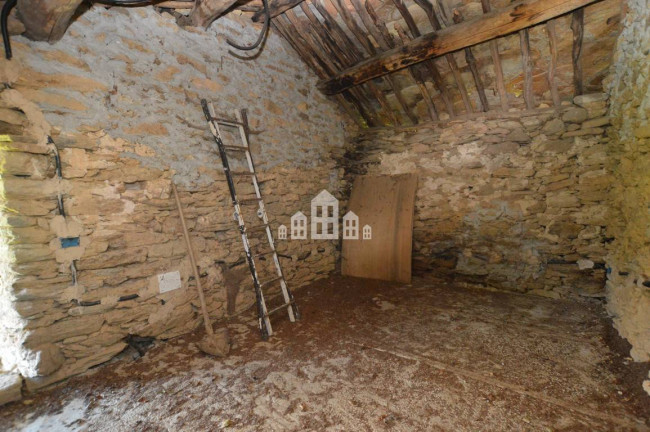 Fixer-upper for sale in Frassinetto