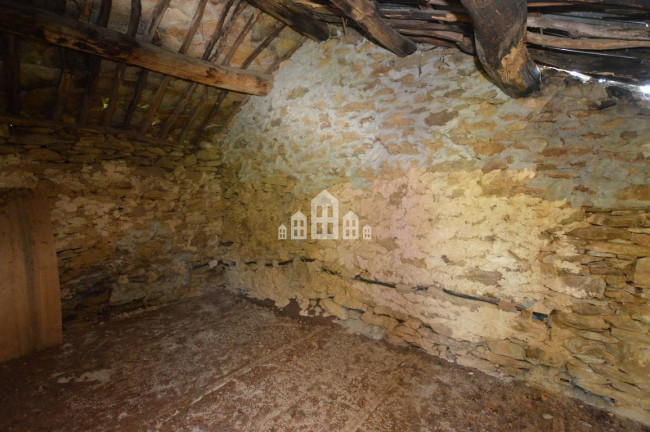 Fixer-upper for sale in Frassinetto