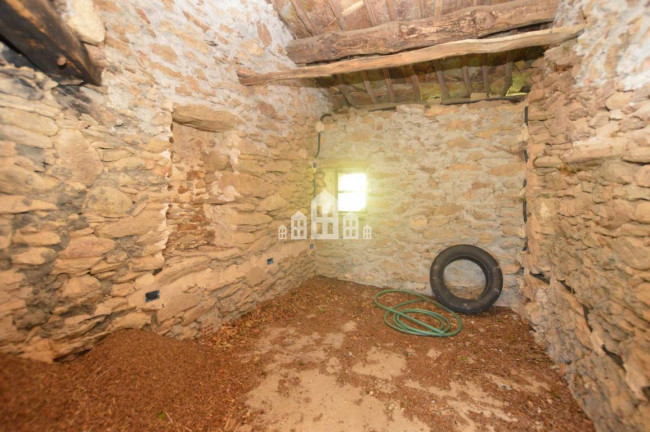 Fixer-upper for sale in Frassinetto