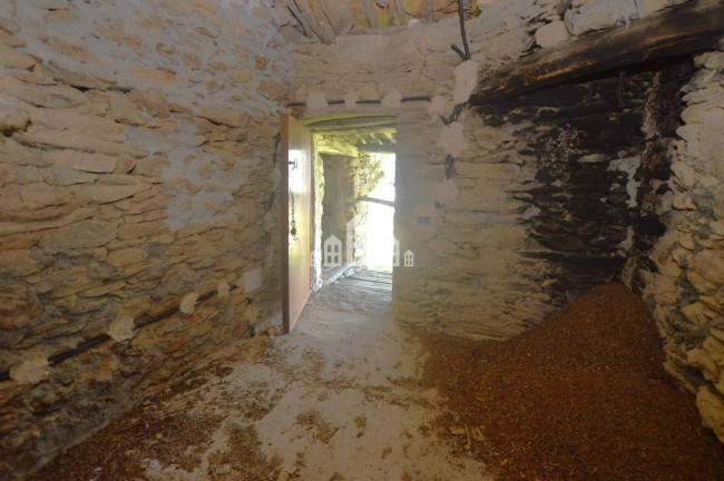 Fixer-upper for sale in Frassinetto