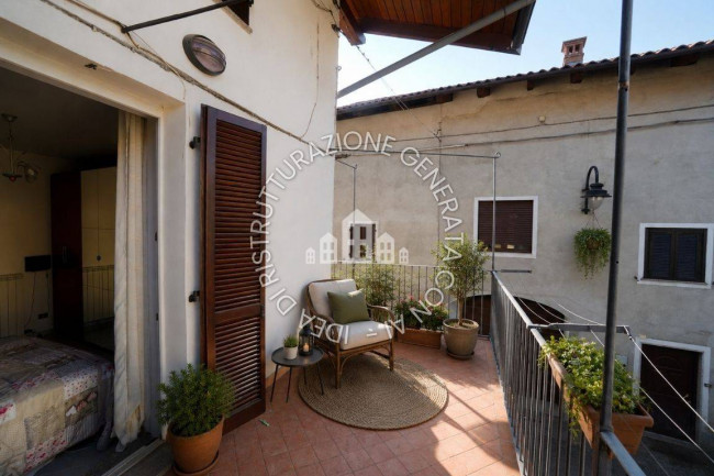 Half-duplex for sale in Salassa