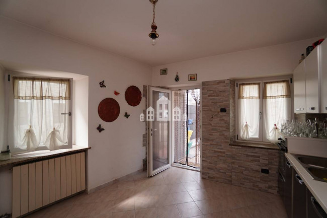 Half-duplex for sale in Salassa