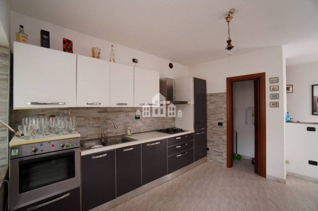 Half-duplex for sale in Salassa