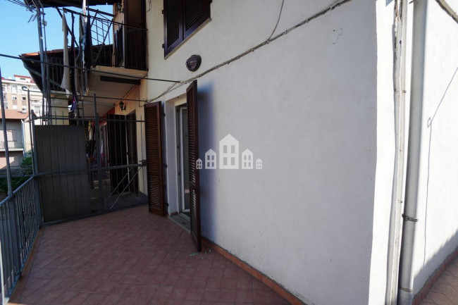 Half-duplex for sale in Salassa
