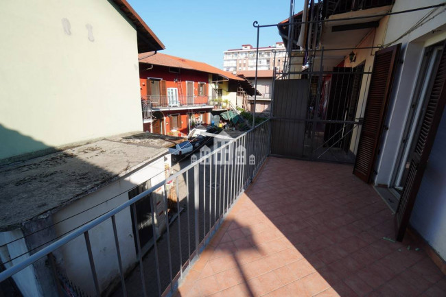 Half-duplex for sale in Salassa